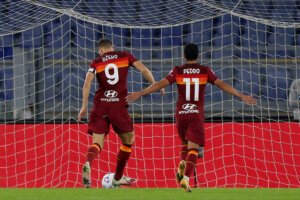 Dzeko segna a porta vuota, seguito da Pedro, il gol del 4-2 contro il Benevento. Gol numero 40 della quarta giornata di Serie A - Photo Paolo Bruno - Getty Images