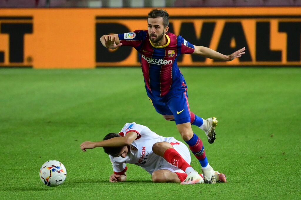 Pjanic fuori forma: dubbi Barcellona sul comportamento extra-campo