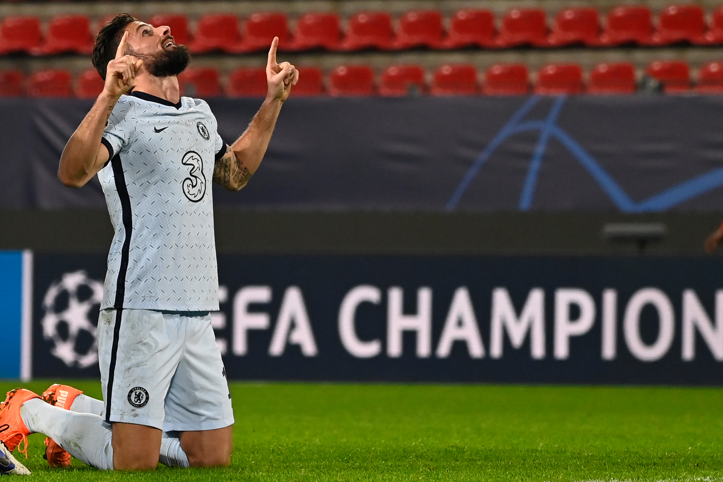 Giroud ha deciso con un gran colpo di testa all'89' il match contro il Rennes. (Photo Damien Meyer via AFP via Getty Imagese)