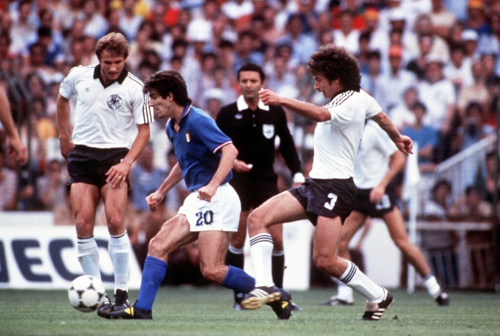 Paolo Rossi, i saluti del mondo del calcio all’eroe del mondiale 1982