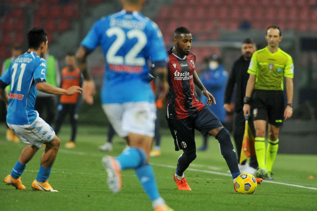 Bologna, Denswil in prestito secco al Bruges