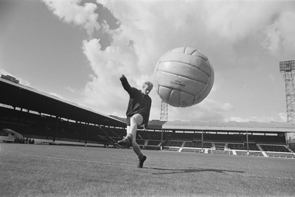 FA Cup, il record fantasma di Denis Law