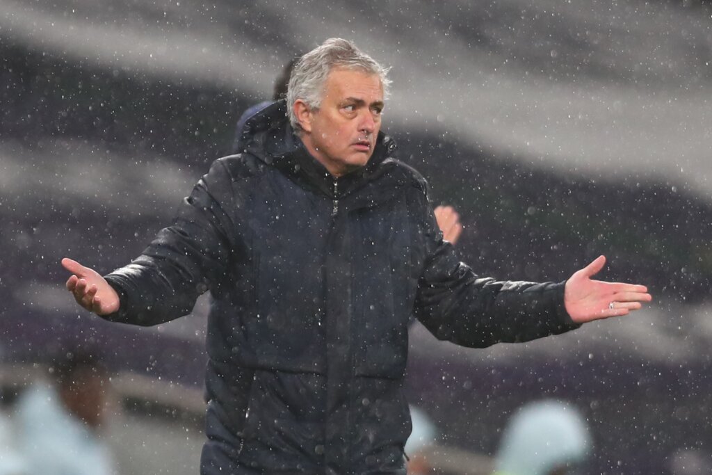 Il Tottenham crolla, crisi Mourinho. Urge un vice Harry Kane