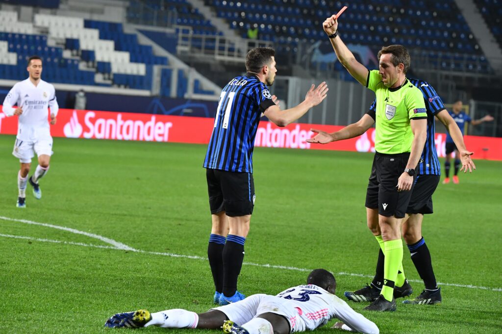 Freuler, la sua è l’espulsione più veloce di un’italiana in Champions