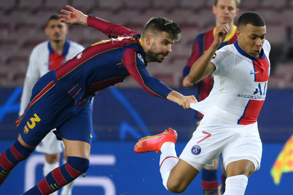 Kylian Mbappé demolisce il Barcellona ed eguaglia Andriy Shevchenko