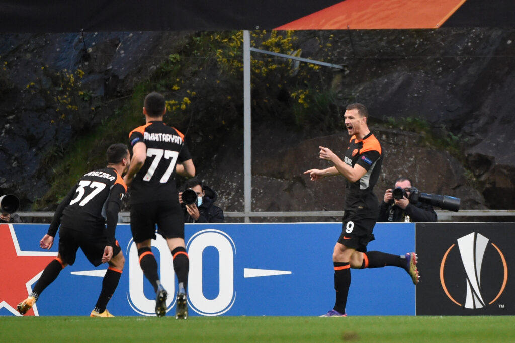 Sporting Braga-Roma 0-2, Dzeko e Mayoral decisivi per la vittoria