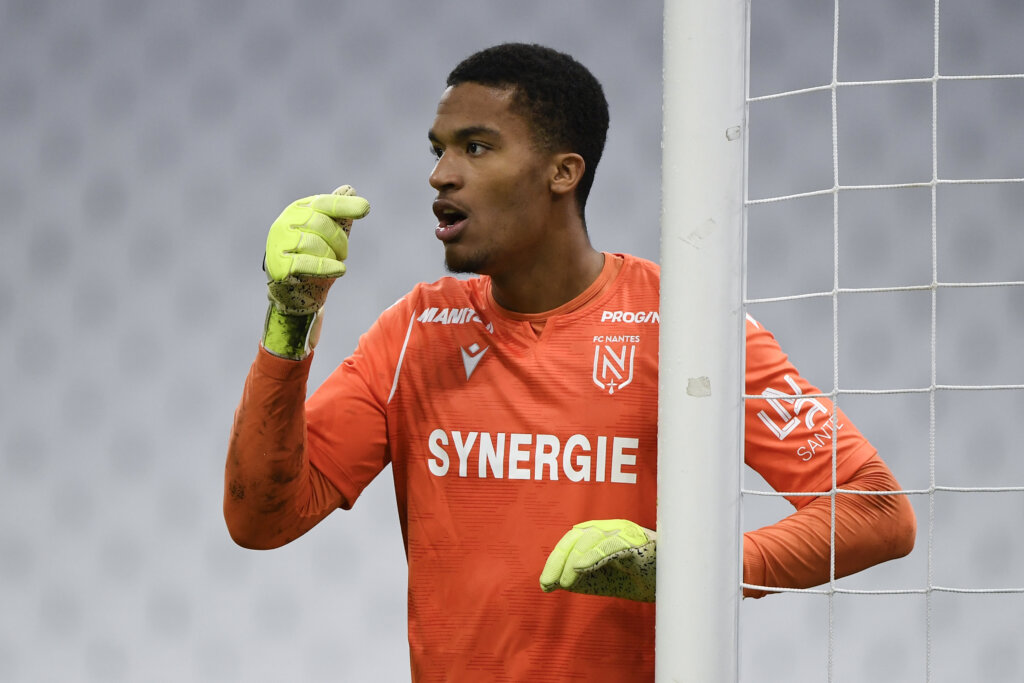 Fiorentina, Lafont via a giugno: ci sono Marsiglia e Newcastle