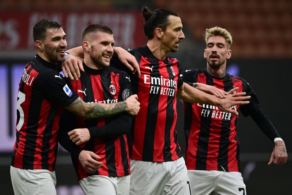 Milan-Crotone 4-0, Ibra e Rebic per il primato rossonero