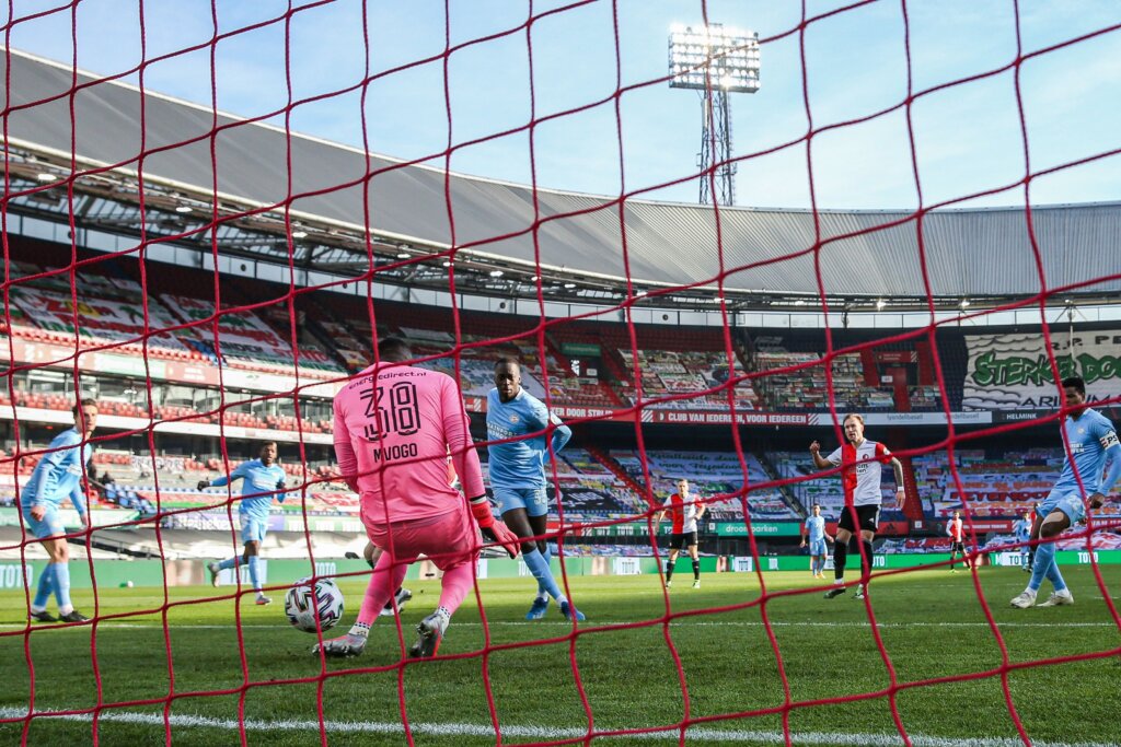 Eredivisie, codice rosso in Olanda: rinviate tutte le partite