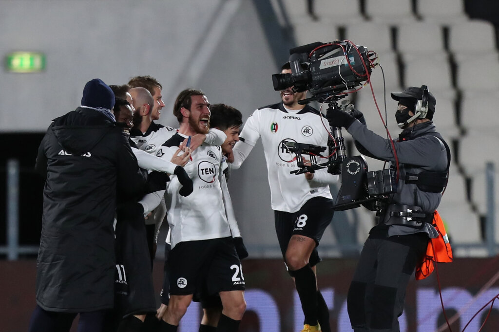 Serie A, la neopromossa che batte la capolista. Spezia da record