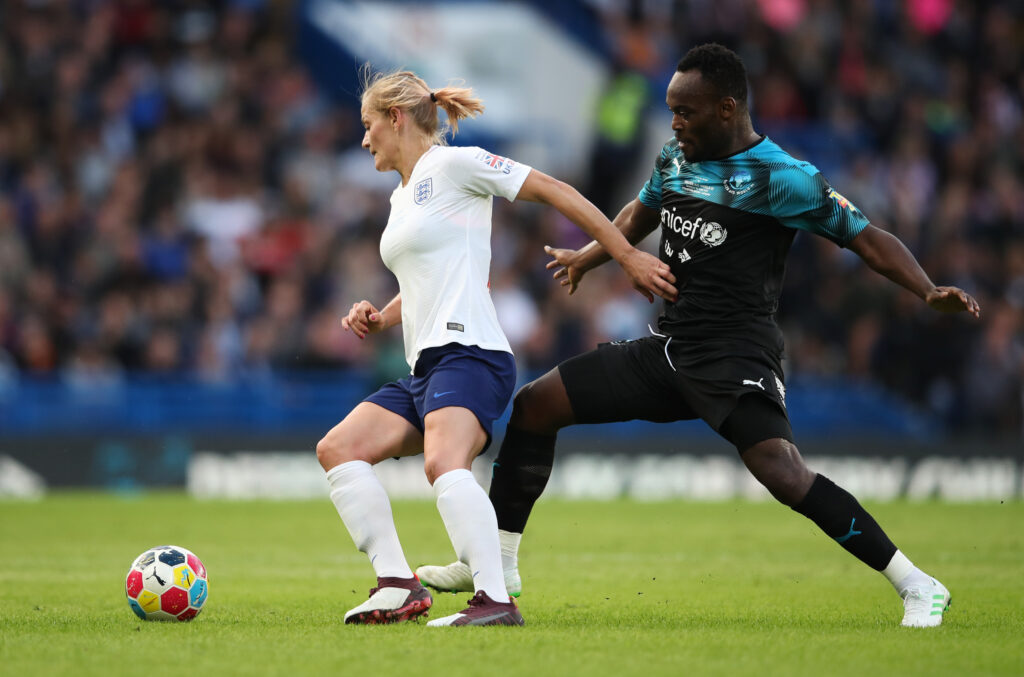 “Ghana Supports Equality”, anzi no: Essien elimina il post pro-gay