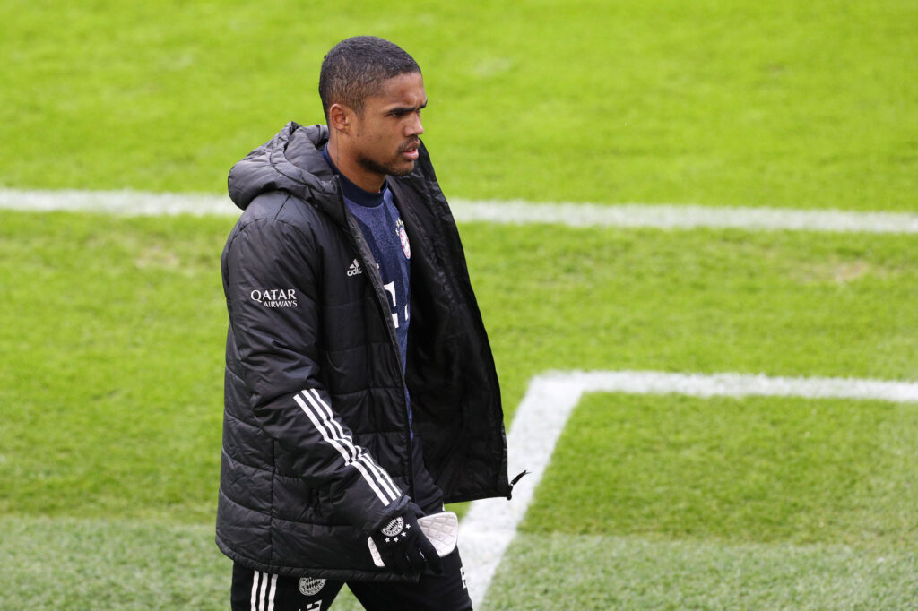 Juventus, il piano per cedere Douglas Costa ‘come Tevez’