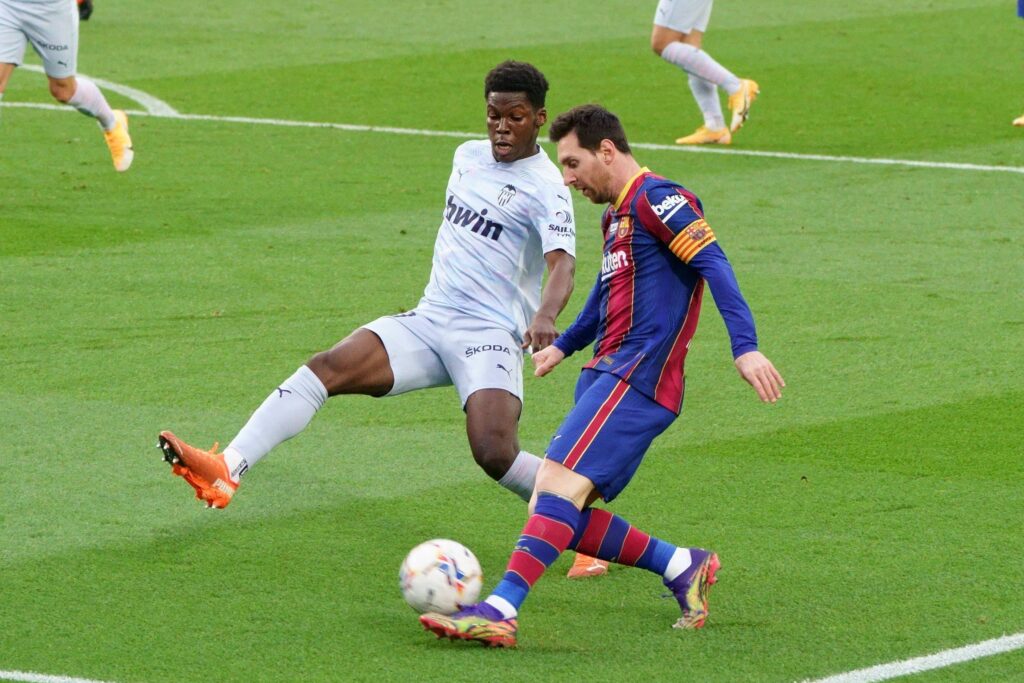 LaLiga, il Barcellona tenta la rimonta a Valencia