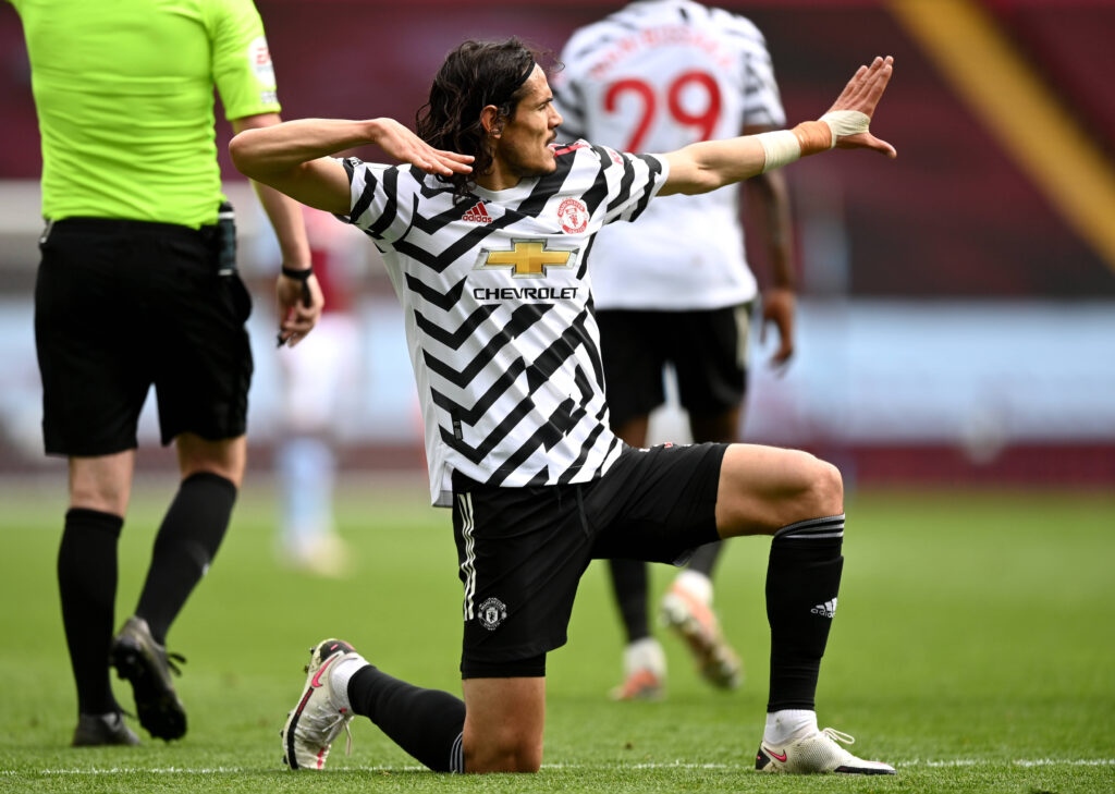Manchester United, Cavani firma e si lega ai red devils