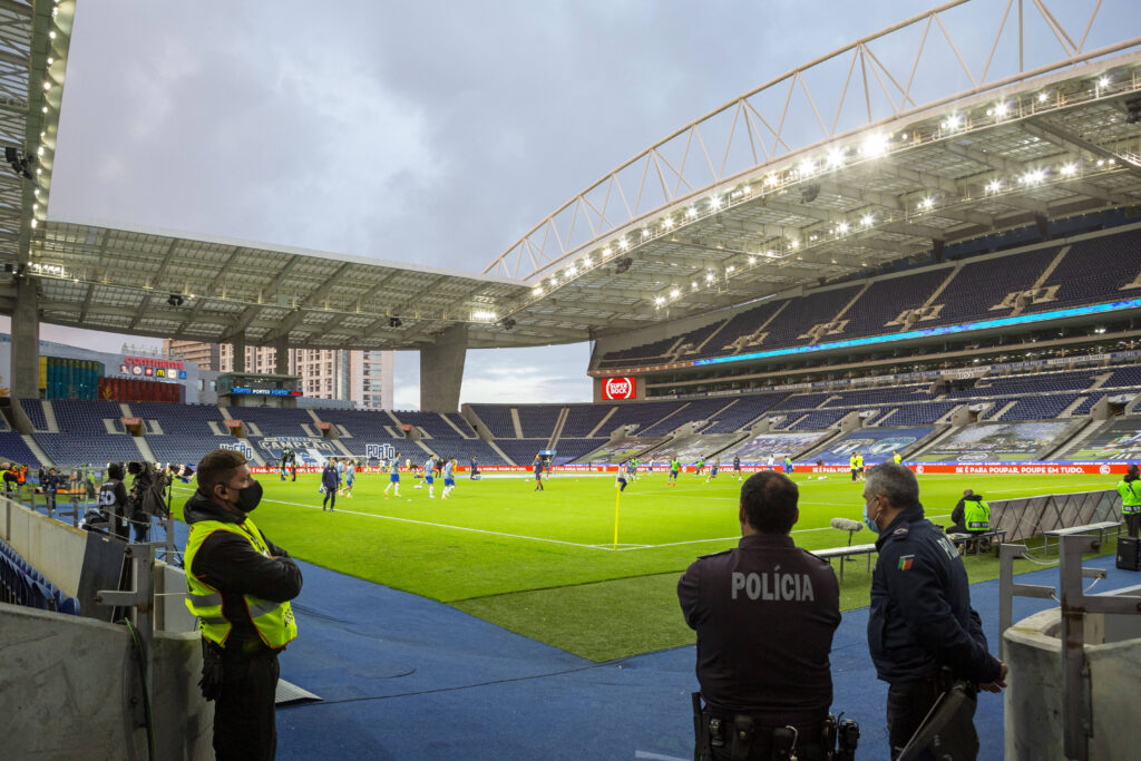 Portogallo, perquisiti gli stadi di Porto e Portimonense