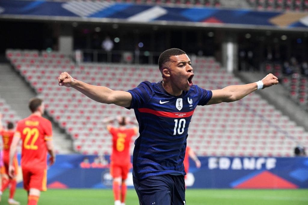 Psg, Mbappé: è il posto migliore dove stare? Non lo so