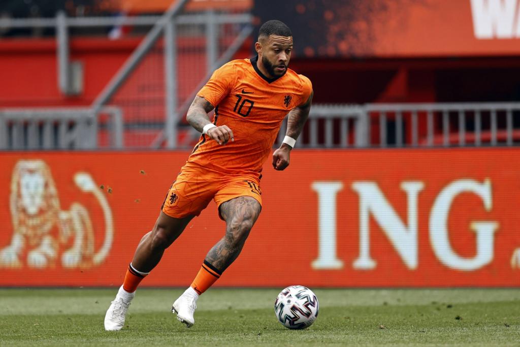 Barcellona, Depay si avvicina. Lunedì o martedì incontro risolutivo?