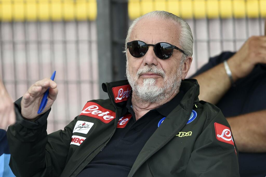 Napoli, nuova maglia prodotta da Armani. Niente sponsor tecnico