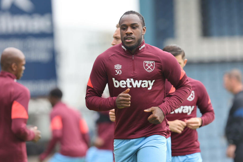 West Ham: presentata la nuova maglia, ispirata al gol di Di Canio