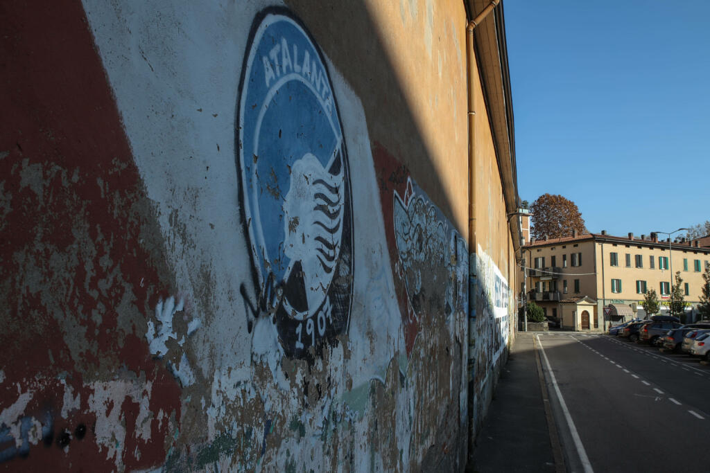 Serie A, l’Atalanta svela le nuove maglie per la stagione 2021/22