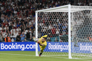 Donnarumma spegne i sogni inglesi