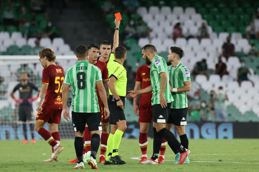 Roma, Pellegrini rischia la squalifica in Conference League