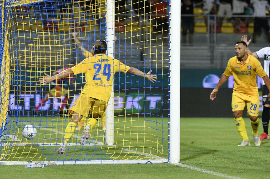 Frosinone-Parma 2-2: i padroni di casa pareggiano all’89’