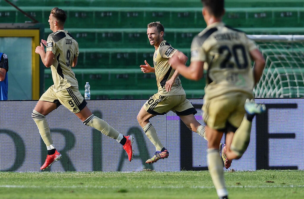 Serie B: pari nel derby calabrese, dilaga il Pisa contro la Ternana