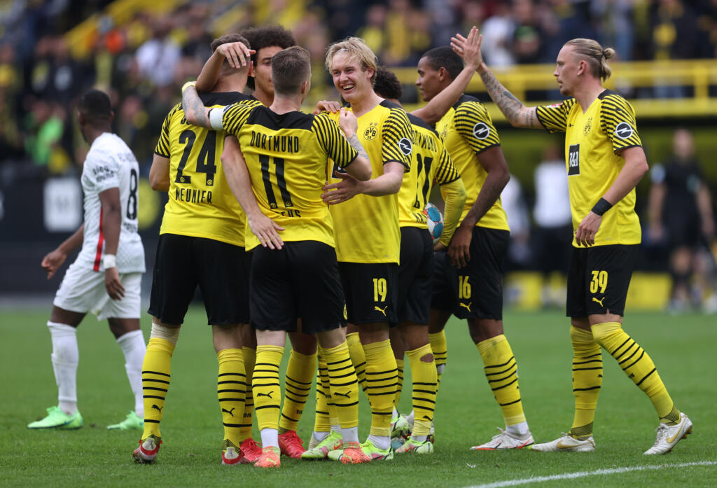 Bundesliga, vincono Dortmund e Friburgo. Colpo M’Gladbach in trasferta