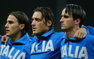Esordiva in Azzurro 23 anni fa Francesco Totti: erano le qualificazioni ad Euro2000, che portarono Totti al leggendario rigore contro l'Olanda.