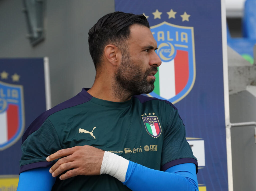 Mercato Napoli Sirigu