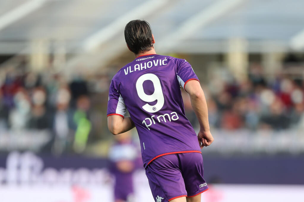 Fiorentina: Vlahovic sempre più lontano dai Viola. Futuro estero