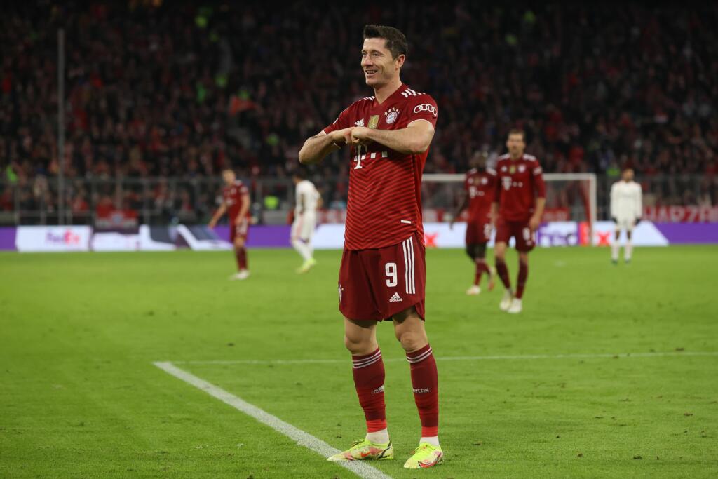 Lewandowski, segnati più di 60 gol in un anno solare: non accadeva dal 2014