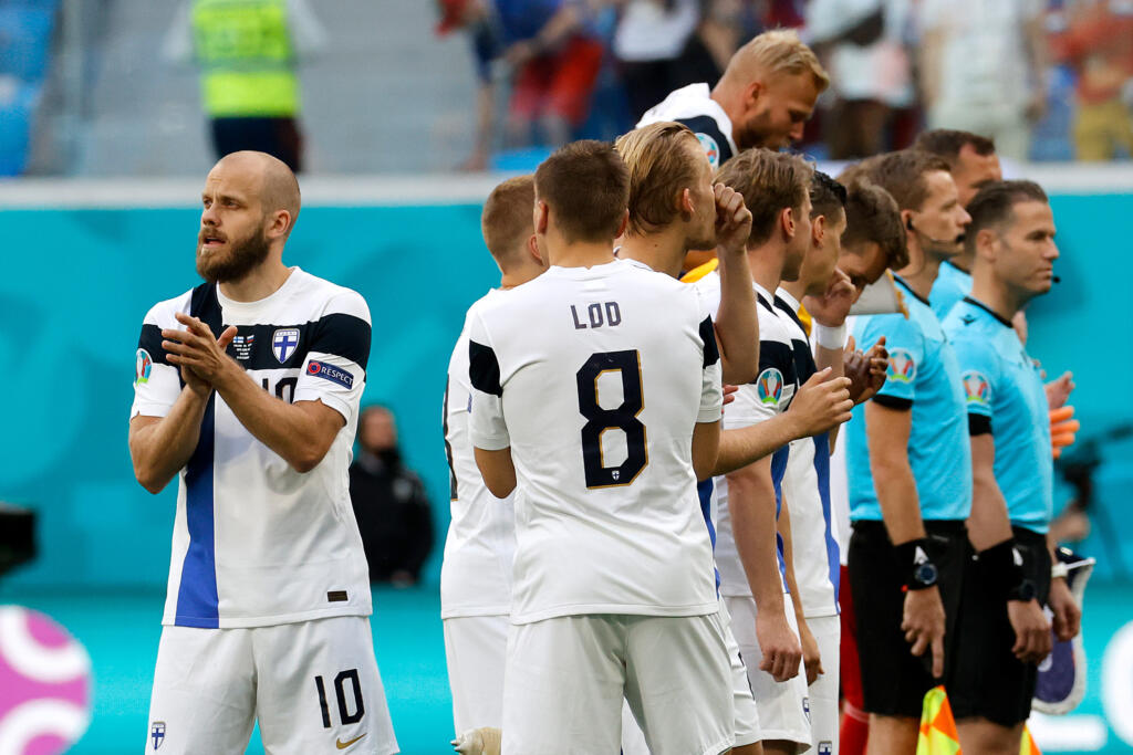 Qatar 2022, Bosnia-Finlandia 1-3: in dieci e sbagliando un rigore vincono i finnici