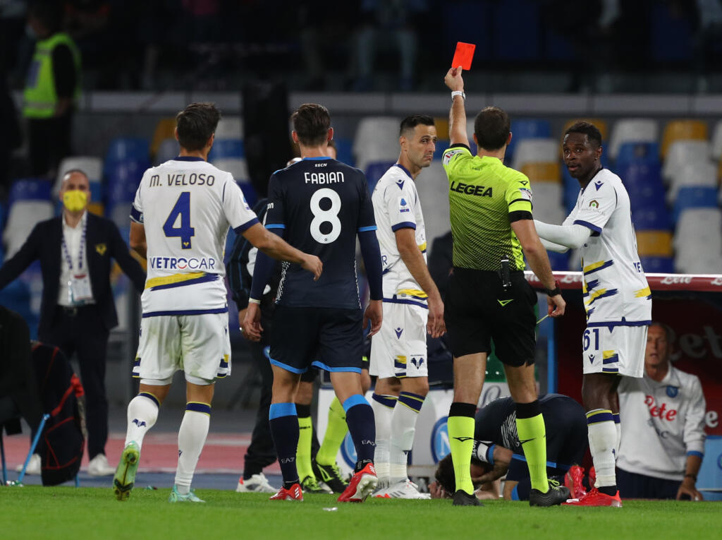 Verona, singolare record della doppia espulsione di oggi