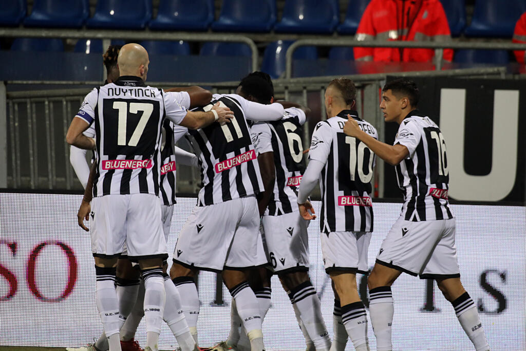 Serie A, l’Udinese passeggia sui resti del Cagliari: finisce 0-4