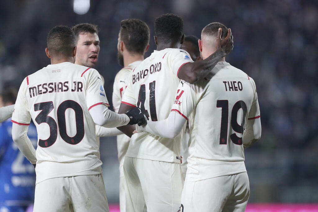 Milan, tre giocatori positivi al Covid: il comunicato