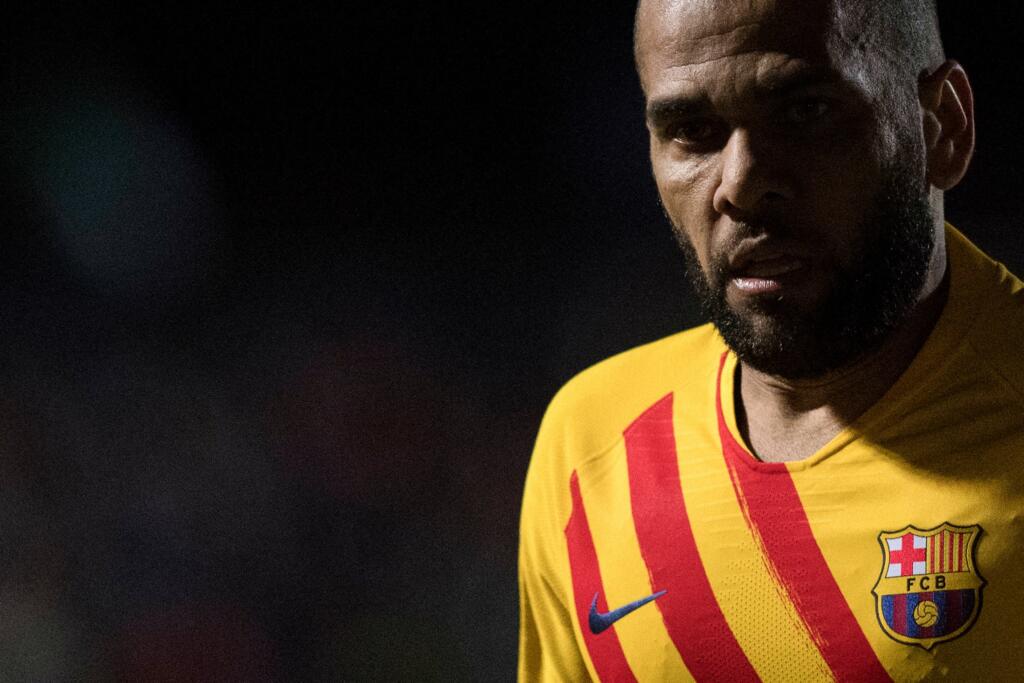Dani Alves su Messi: “Sarebbe fantastico se tornasse al Barca”