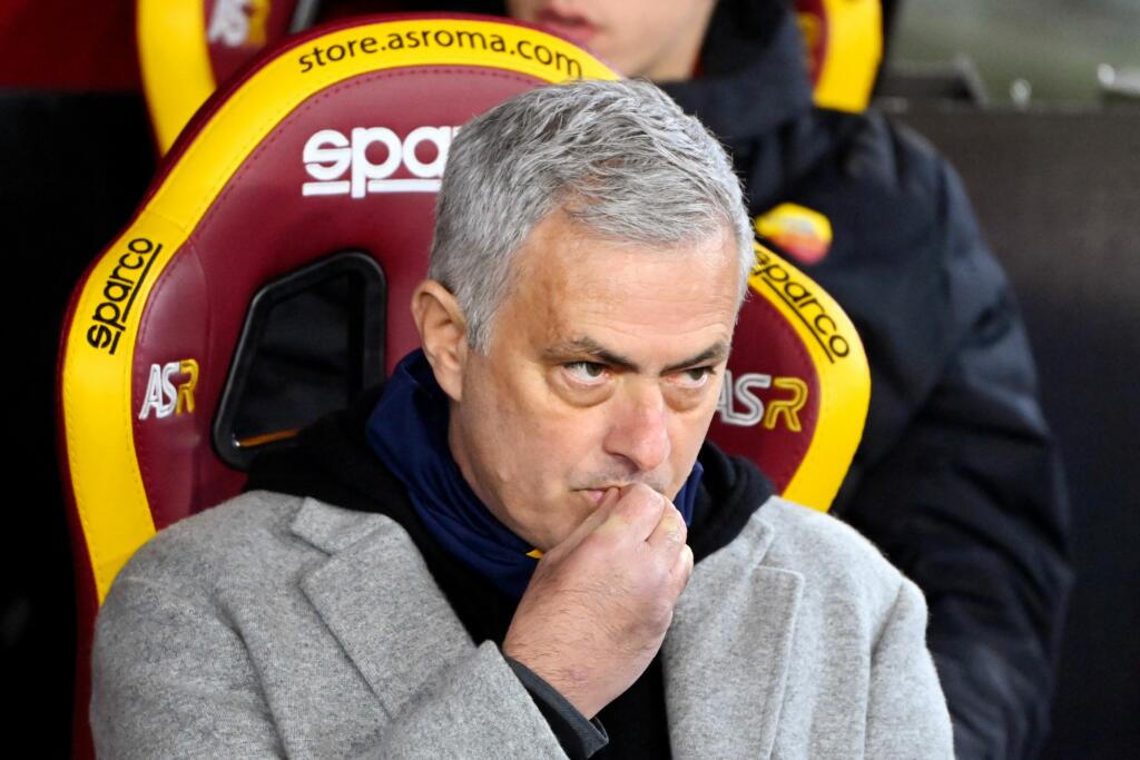 Roma, Mourinho: “70 minuti straordinari, poi un crollo mentale”