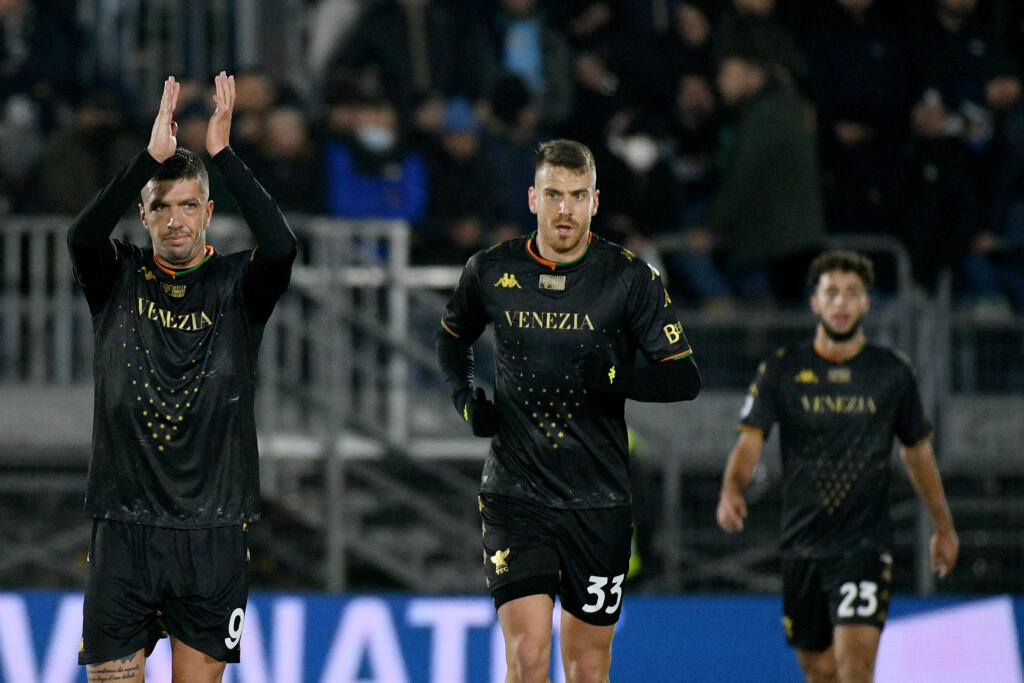 Salernitana, Cagliari e Venezia colpite dal Covid. Le tre partite sono a rischio