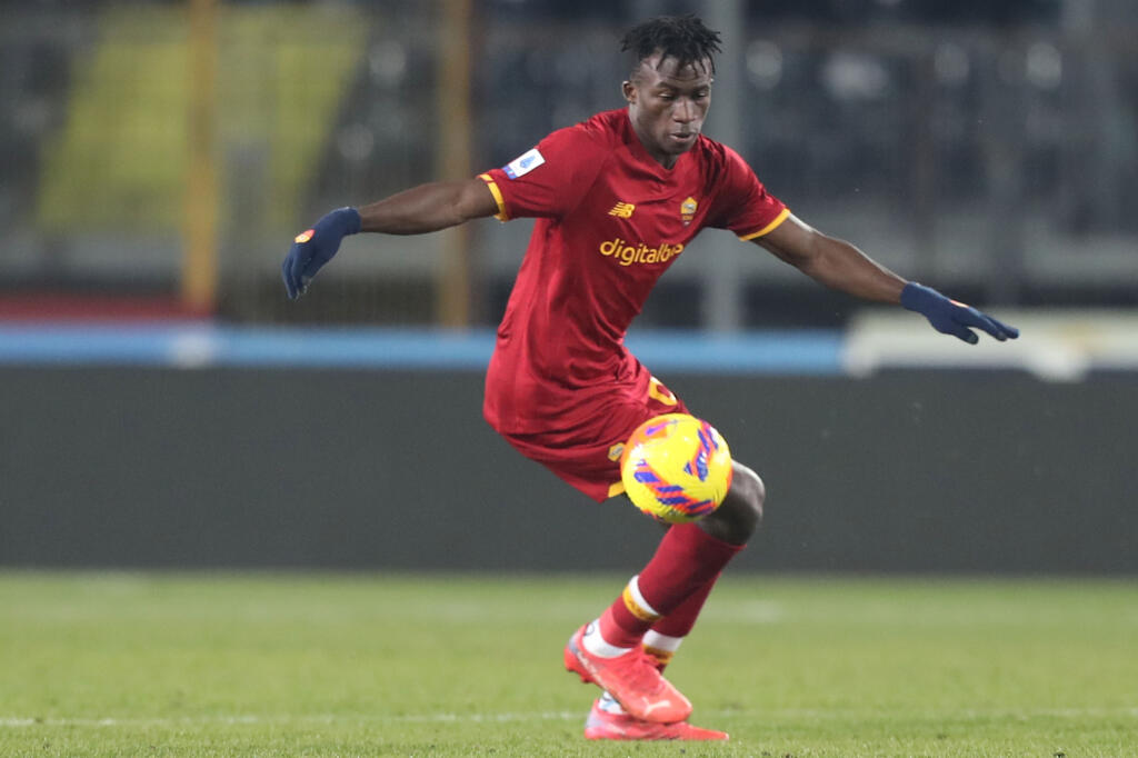 Roma, presentata la nuova lista Uefa: dentro Felix, Maitland-Niles e Oliveira