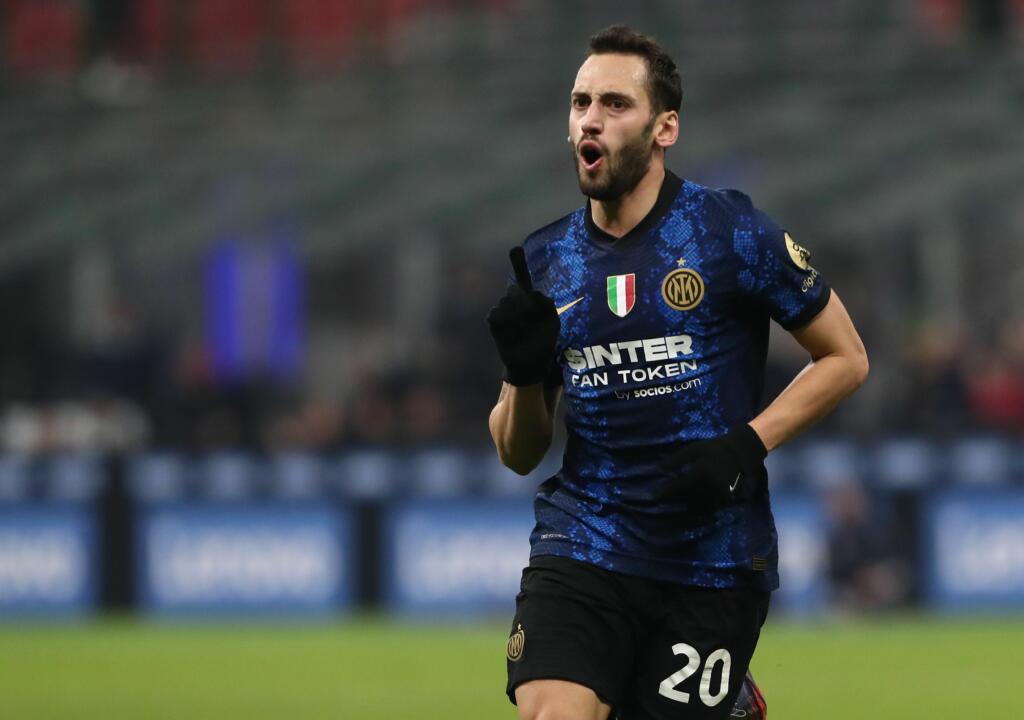 Inter Calhanoglu rigore