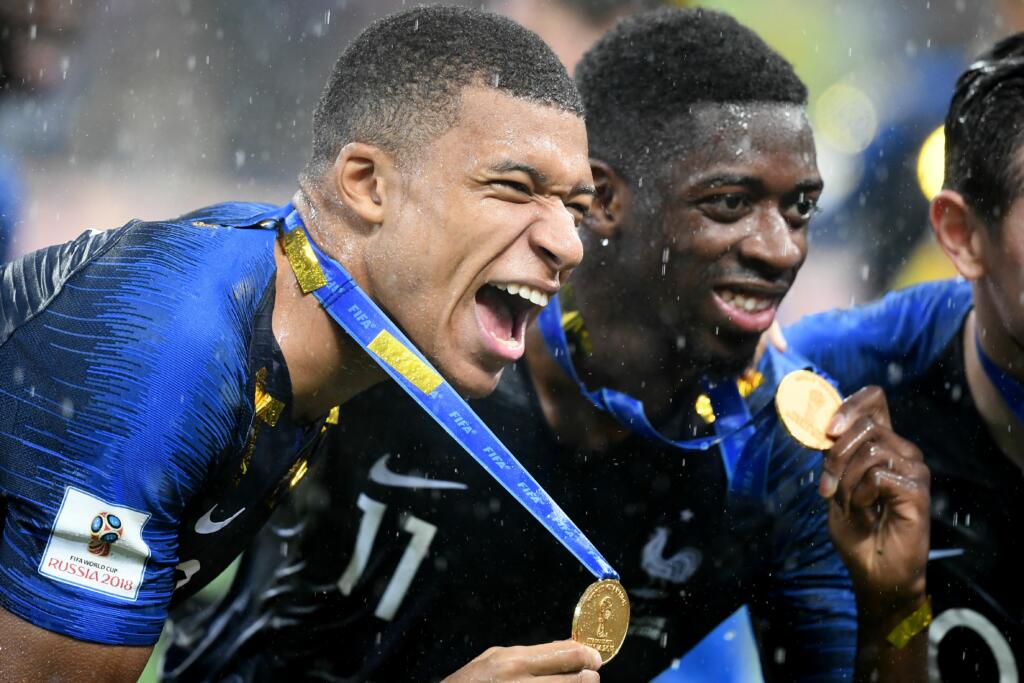 Barcelona, Laporta: “Per me Dembelè è ancora migliore di Mbappé”