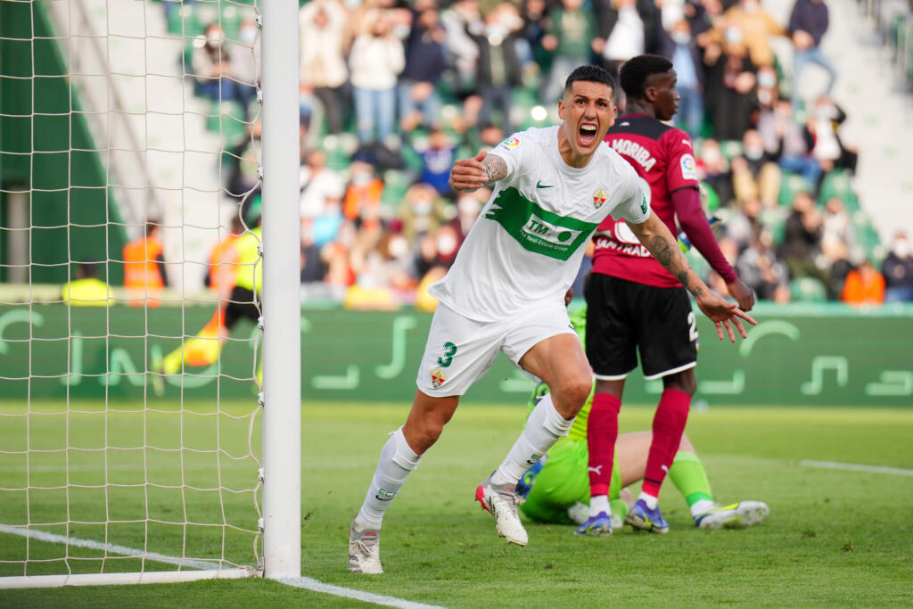 LaLiga, il Valencia strappa la vittoria a Elche: decide Guedes