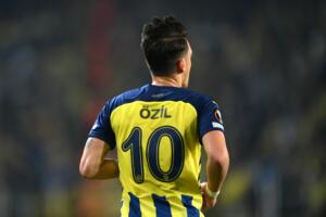 ozil istanbul Başakşehir