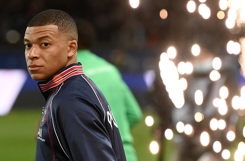 PSG, problemi in allenamento per Mbappé. Out contro il Real?