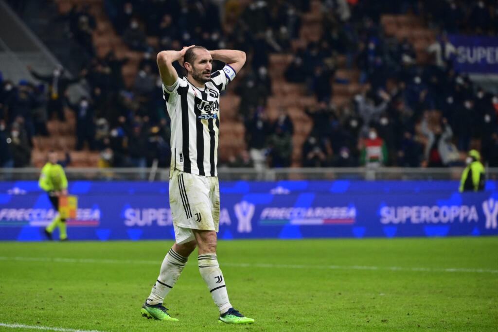 Calciomercato Juventus, futuro incerto per Chiellini: c’è l’ombra del ritiro