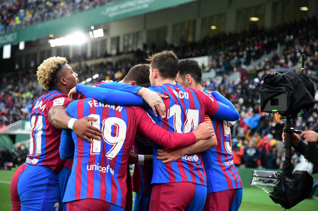 Liga, il Barcellona rimonta l’Elche nel secondo tempo e vince 2-1