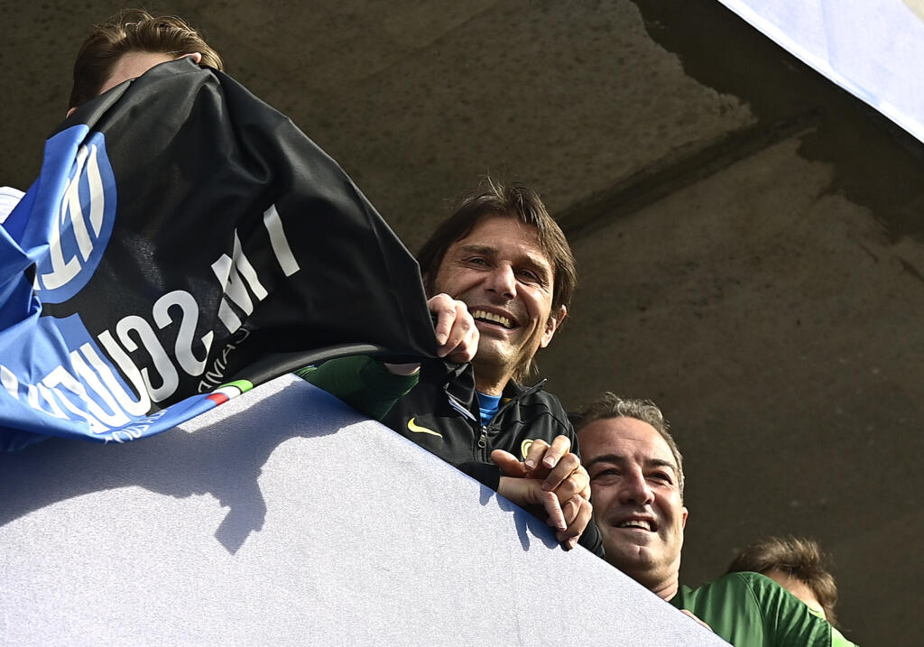 CiP Review – Conte vince la Panchina d’Oro. Deferimenti in casa Napoli