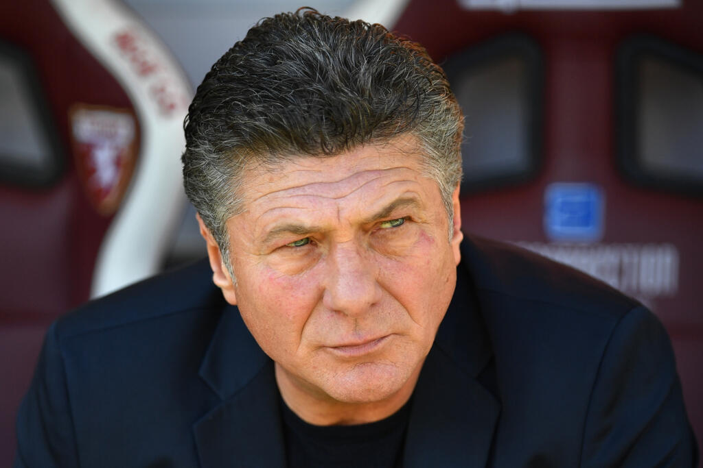 Cagliari, Mazzarri verso l’esonero: Semplici in pole per sostituirlo